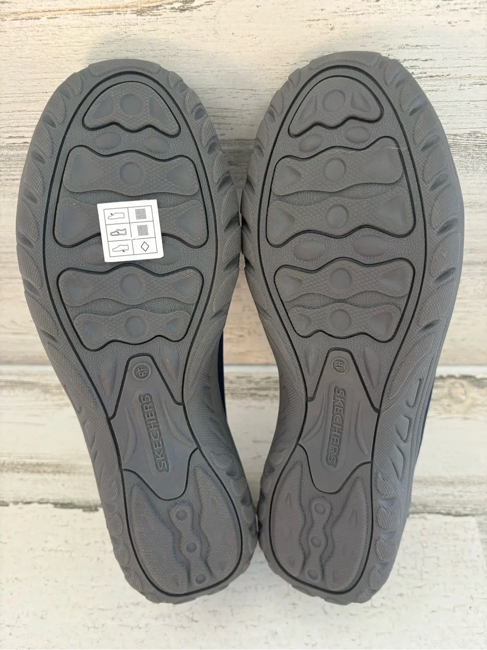 Skechers Women’s Size 9 Hands Free Slip-Ins Reggae Fest 2.0 Guiding Light NWT